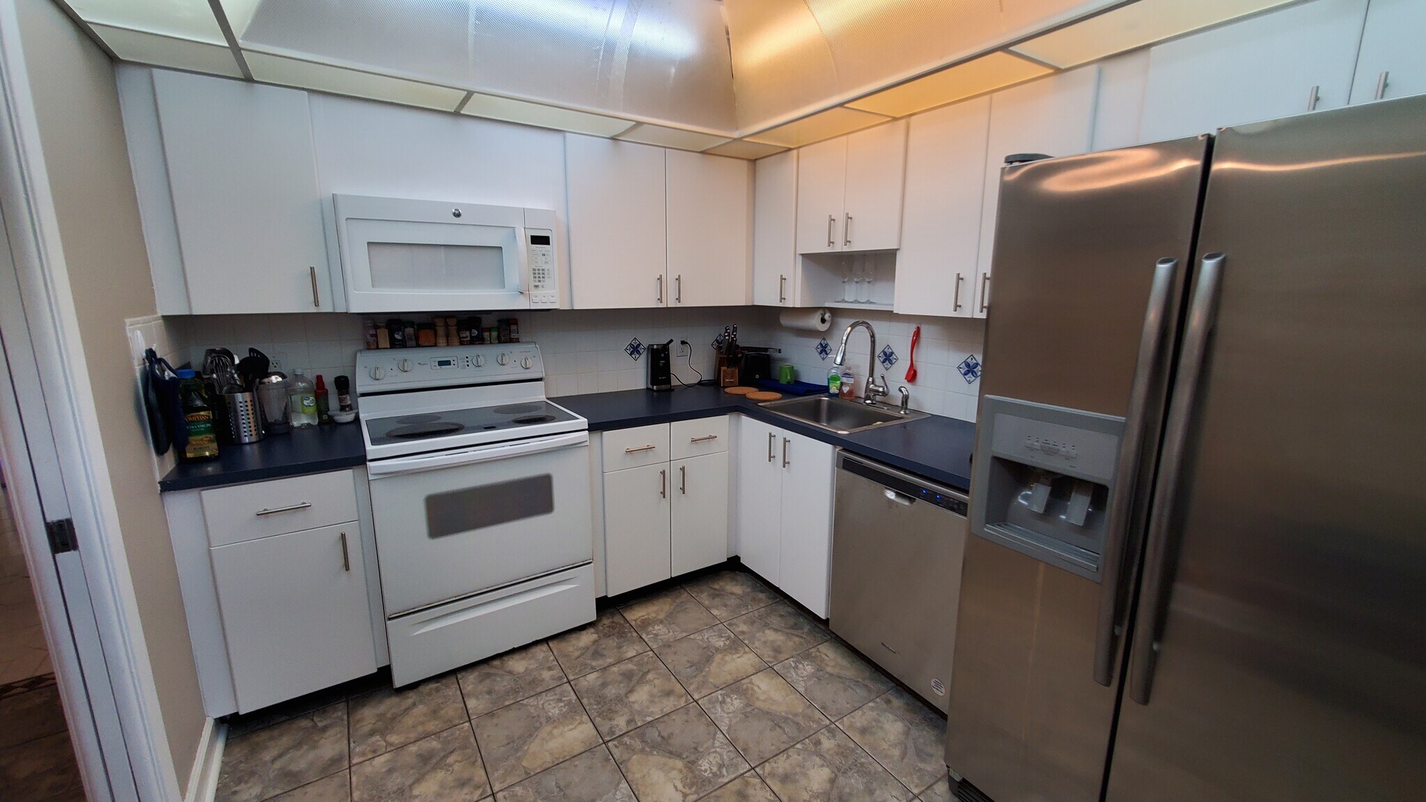 Kitchen - 3800 Oaks Clubhouse Dr