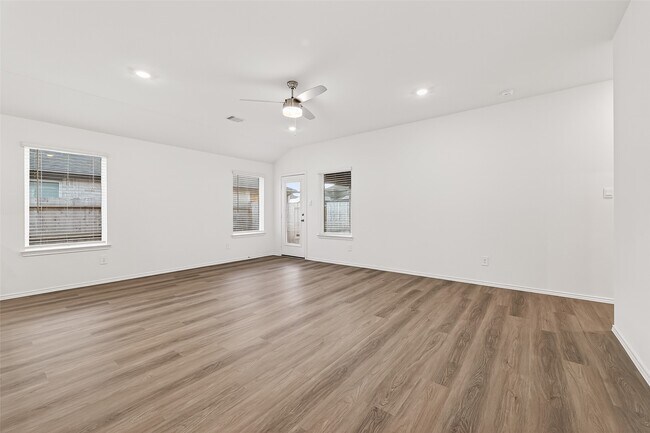 Building Photo - 6847 Tammany Manor Ln