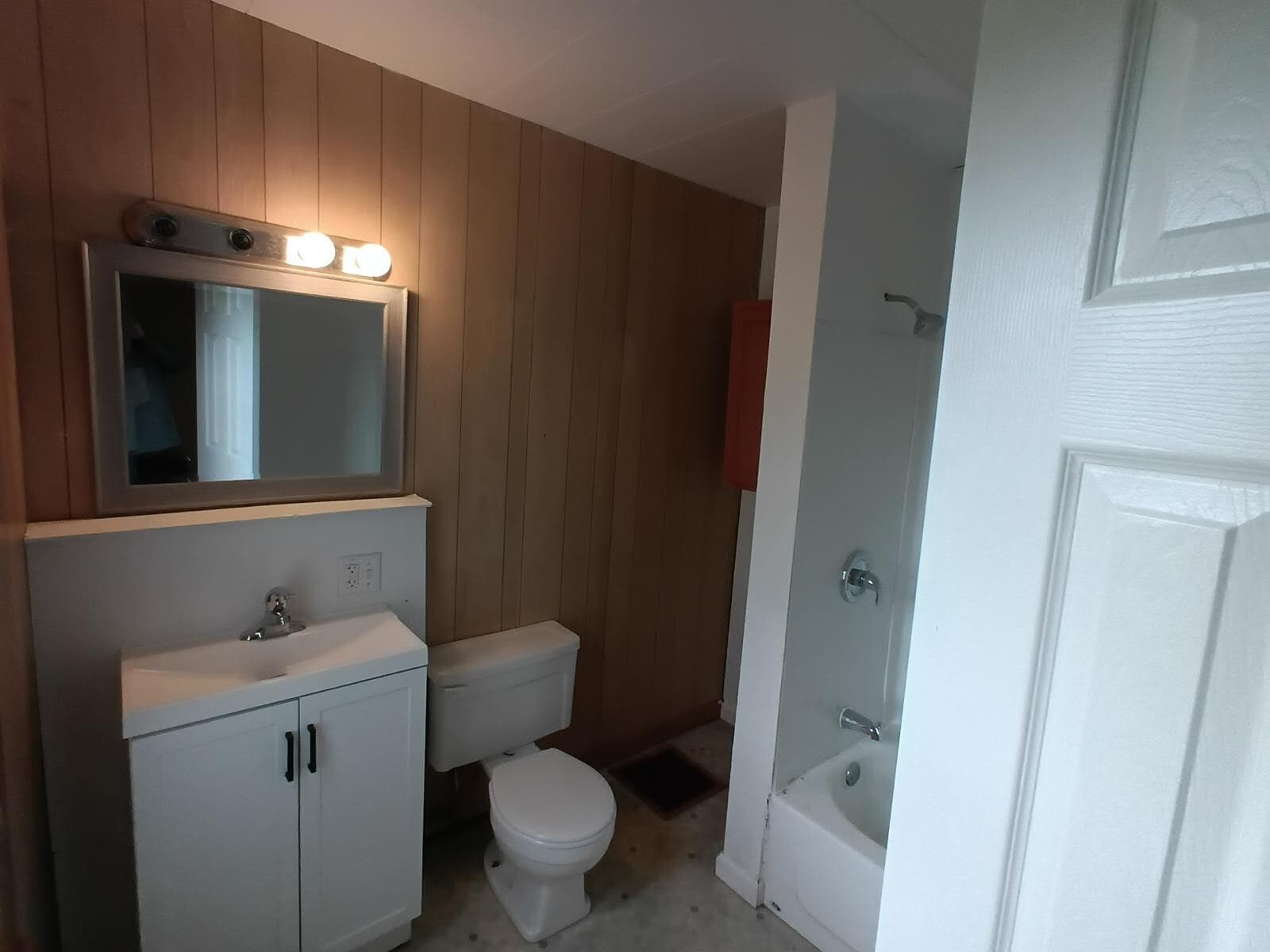 Bathroom - 1005 Hamilton Ave