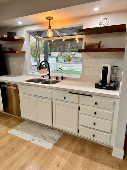 Building Photo - 23257 Joaquin Ridge Dr