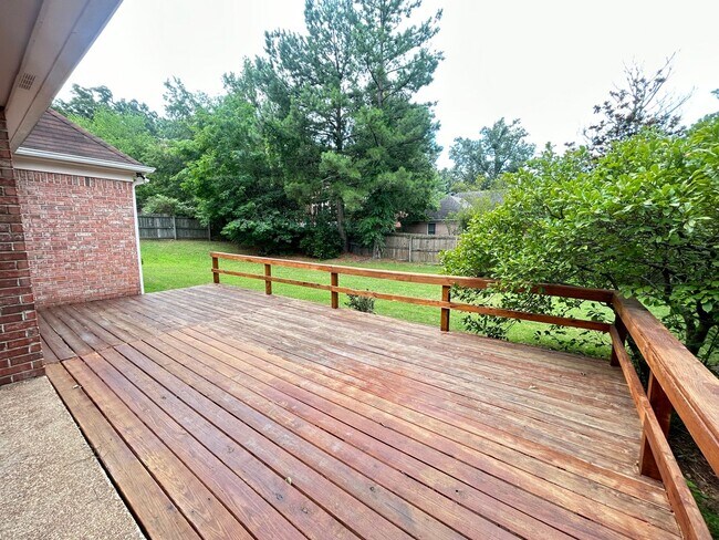 Building Photo - 4 BEDROOM/2 BATH HOME + Bonus Room in Rive...