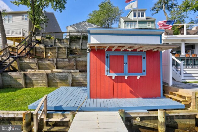 Building Photo - Stunning Waterfront 3bd/2.5ba in Glen Burnie with Deep-water Boat Dock, CAC, Renovated and more!