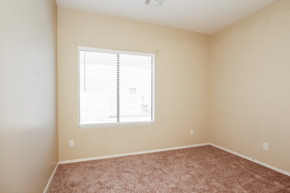 Building Photo - 7906 S 50th Dr