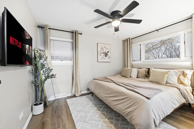 Building Photo - 1410 N Lama Ln