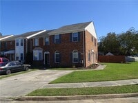 Building Photo - 420 Greenview Dr