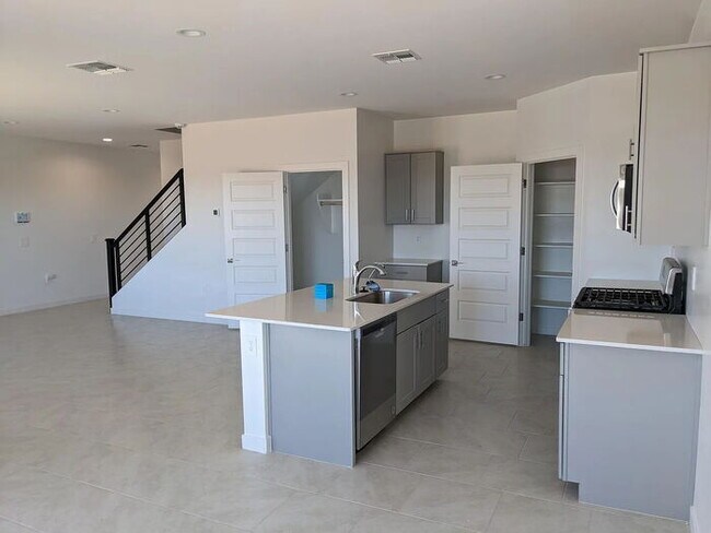 Building Photo - Hanson Ridge - Vail, AZ