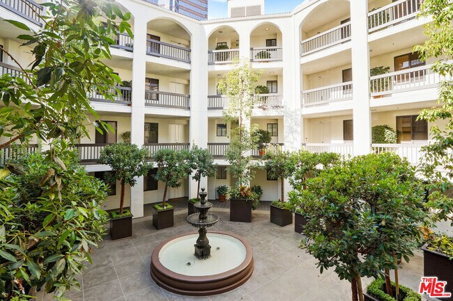 Building Photo - 2102 Century Park Ln