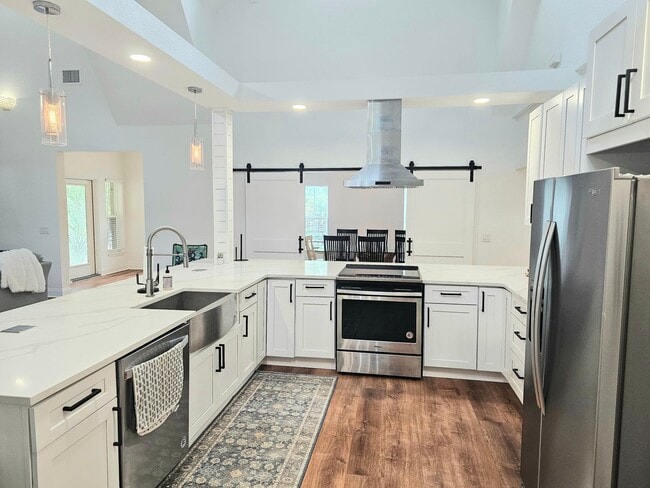 Building Photo - Tranquil Porch Retreat