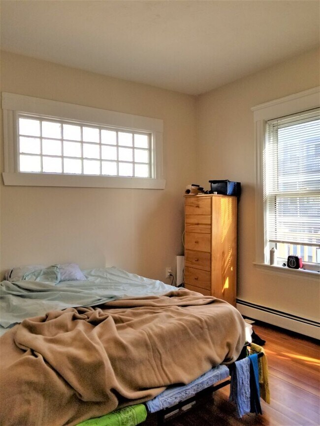 Building Photo - 5bed / 2bath on Chester St in Allston available 9/1/2026 $5800