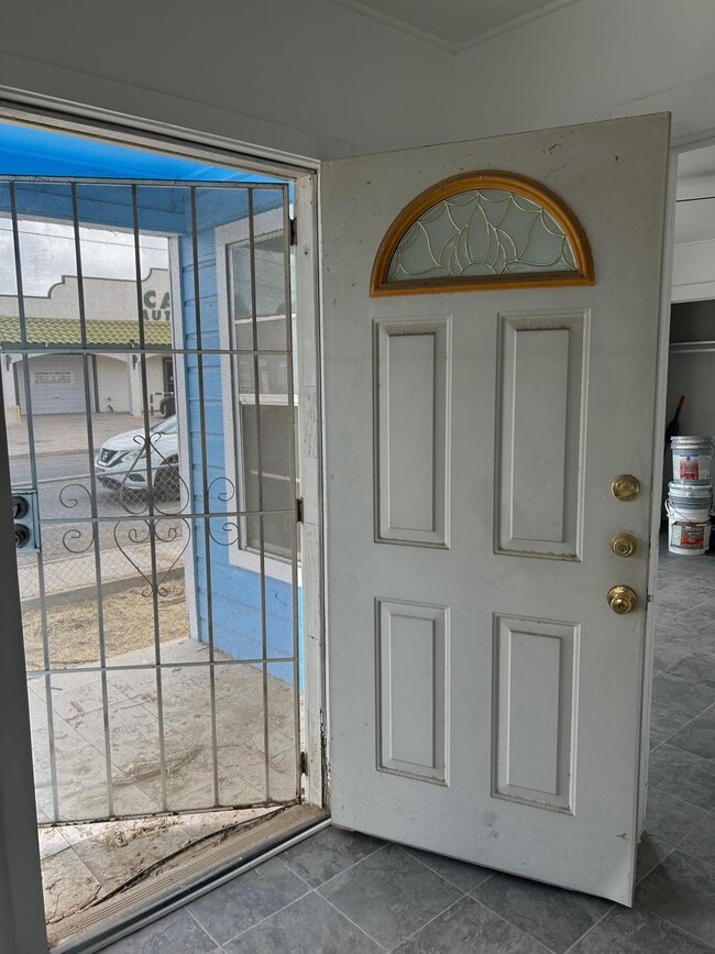 Building Photo - 815 San Jorge Ave