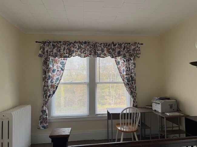 Building Photo - 72 Pawling Ave