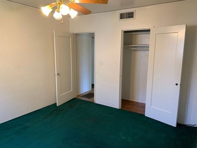 Building Photo - Charming Beverly Glen Home for Rent!