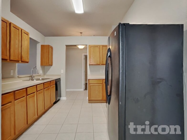 Building Photo - 12329 Cedarfield Dr