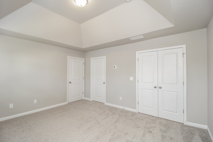 Building Photo - 843 Calvin Pk Dr