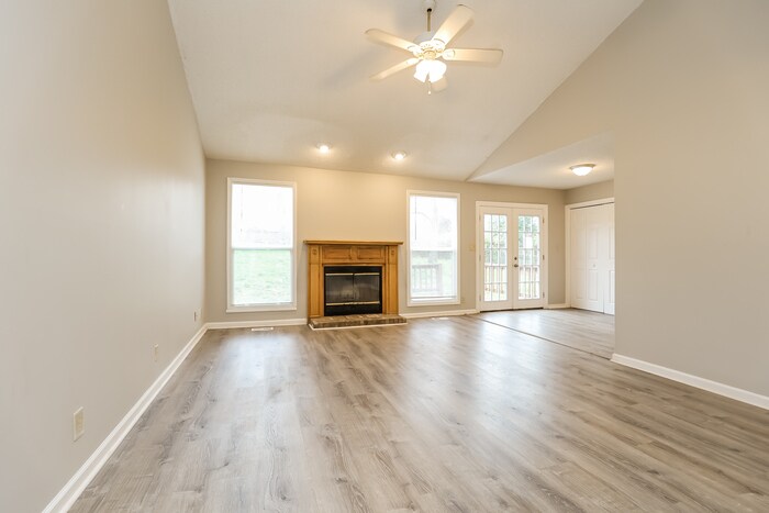 Building Photo - 3507 Clearwater Dr