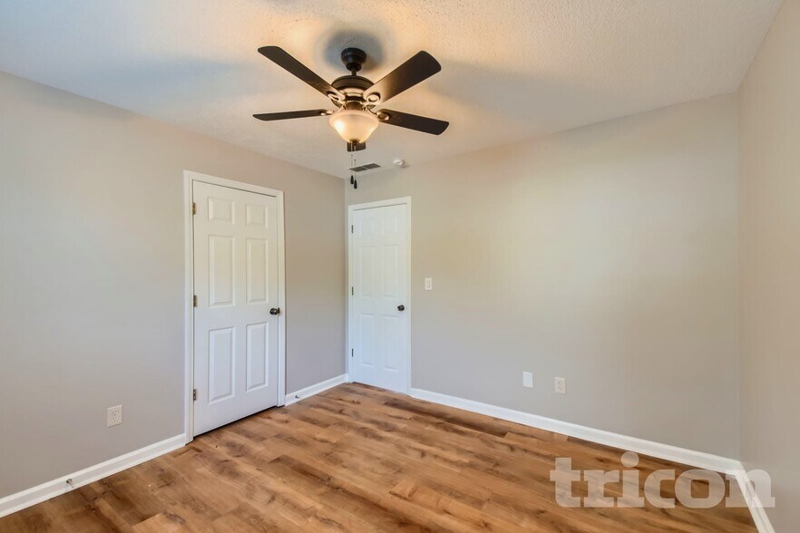 Building Photo - 120 Allen Oaks Way