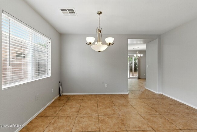 Building Photo - 11546 W Schleifer Dr