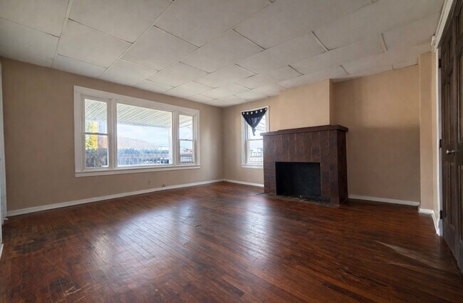 Building Photo - 274 Chenango St