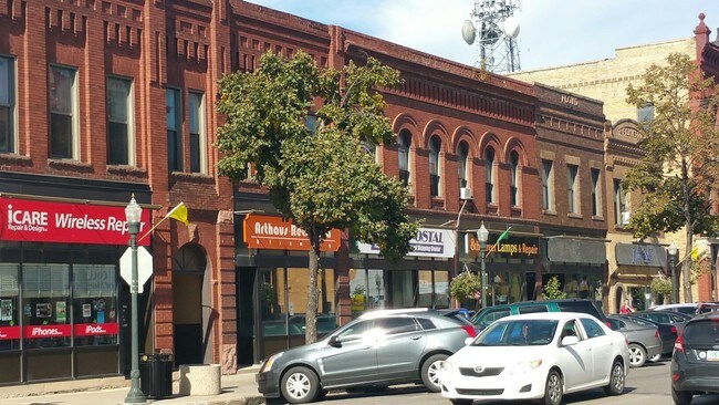 Building Photo - 19 8th St S