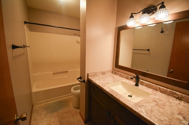 Building Photo - Spacious 3 Bed, 2 Bath Home with Finished Basement and Walkout Patio!