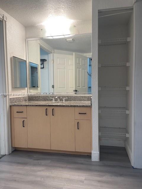 Building Photo - 2439 Centergate Dr