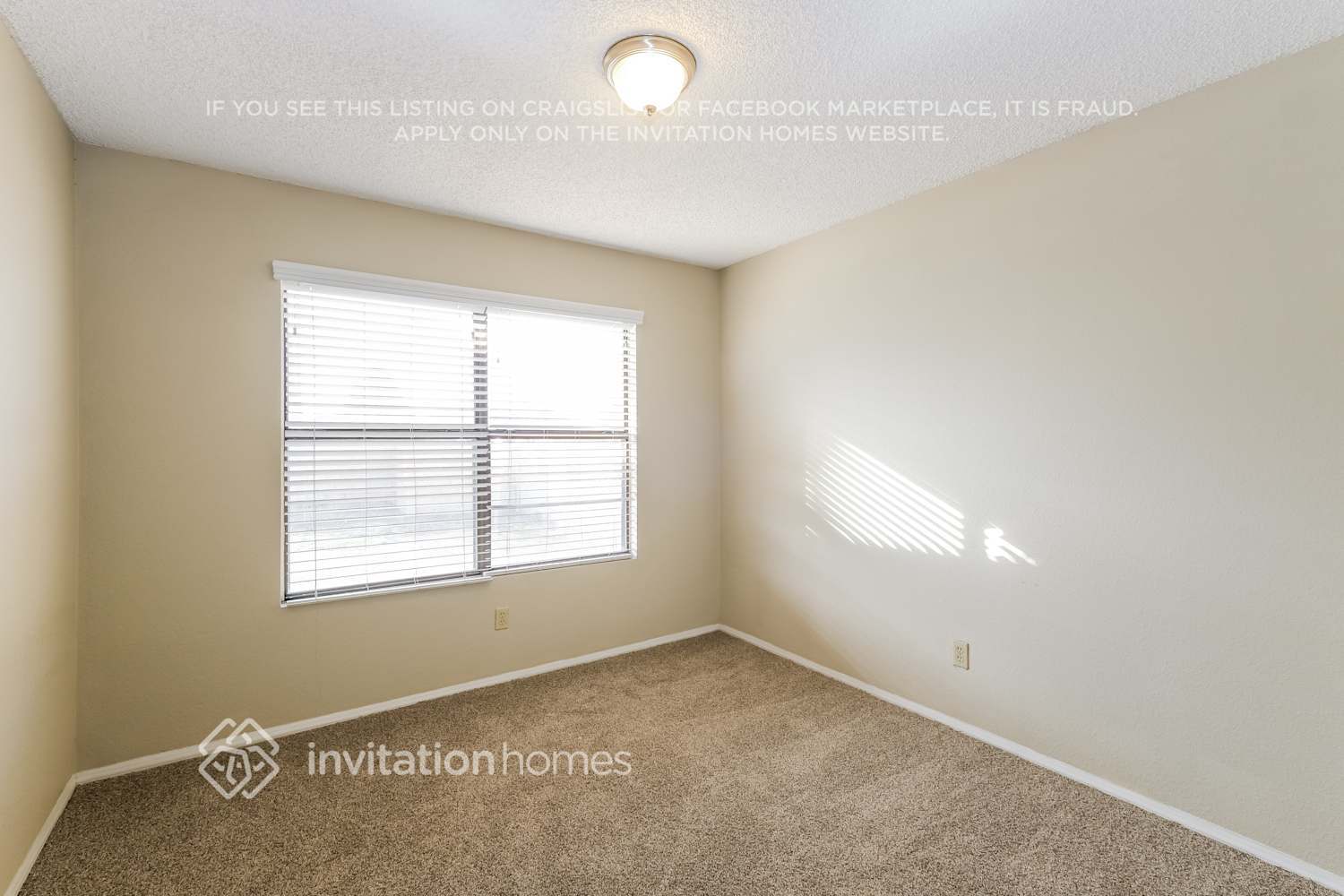 Building Photo - 8833 W Windsor Ave