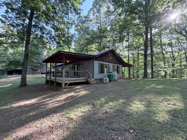 Building Photo - Live Surrounded by Nature | 3 Bedroom Home on 23 Private Acres in Saluda