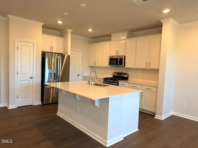 Building Photo - 6025 Grey Colt Wy