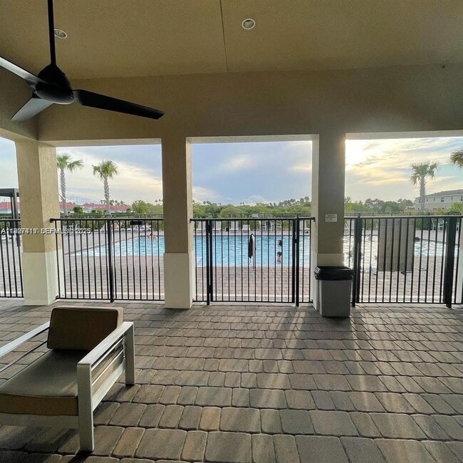 Building Photo - 440 NE 4th St