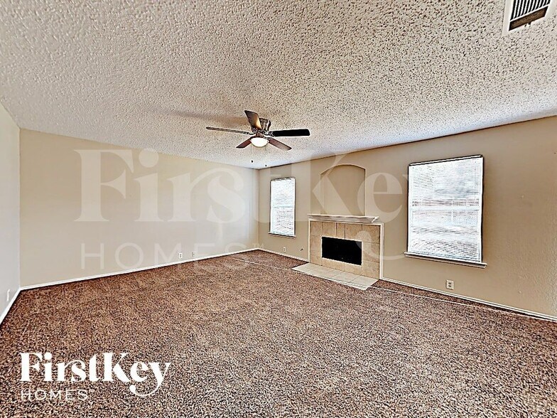Building Photo - 820 Monette Dr