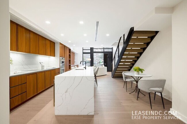 Building Photo - 1332 8th St NW