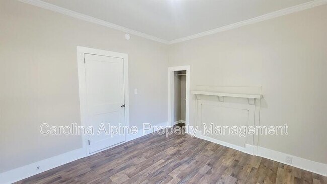 Building Photo - 318 E Sumter St