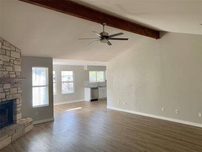 Building Photo - 1604 Middleway Rd