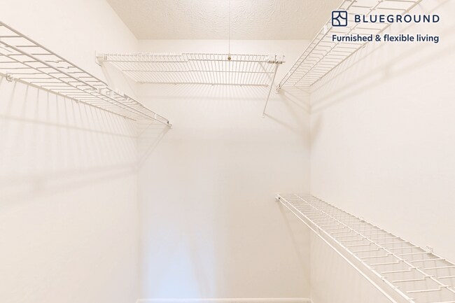 Building Photo - 5441 Columbia Rd