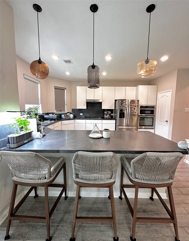 Building Photo - 15811 Copper Oak Ln