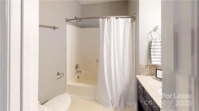 Building Photo - 3709 Colony Crossing Dr