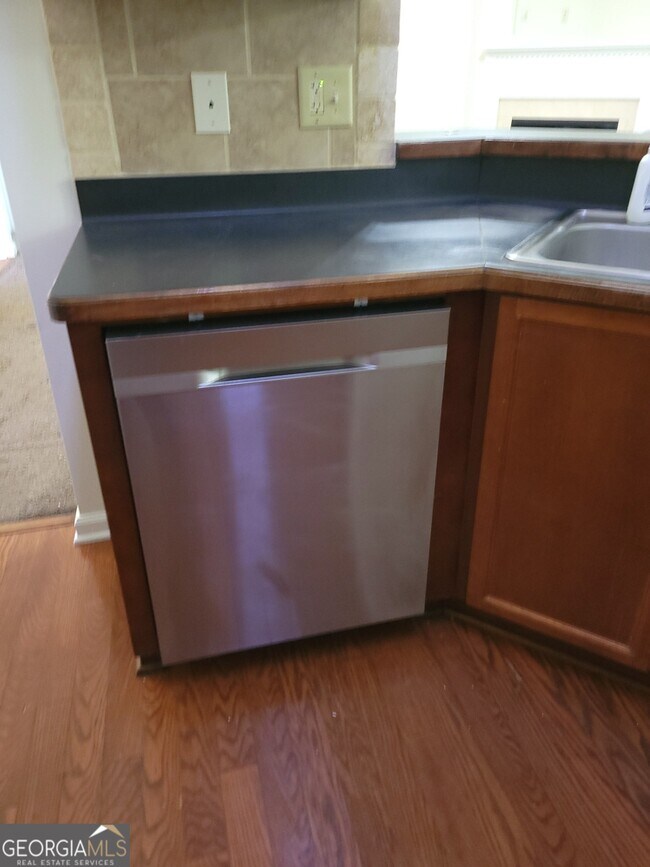 Building Photo - 175 Spinner Dr