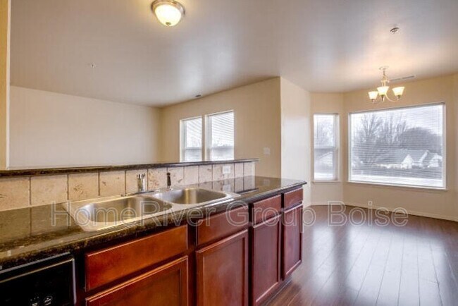 Building Photo - 11057 W Brassy Cove Loop