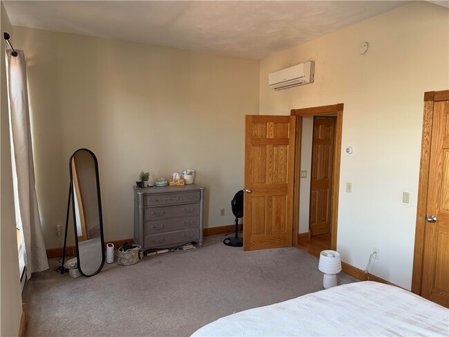 Building Photo - 287 Gregory St