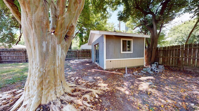 Building Photo - 1501 13th St N