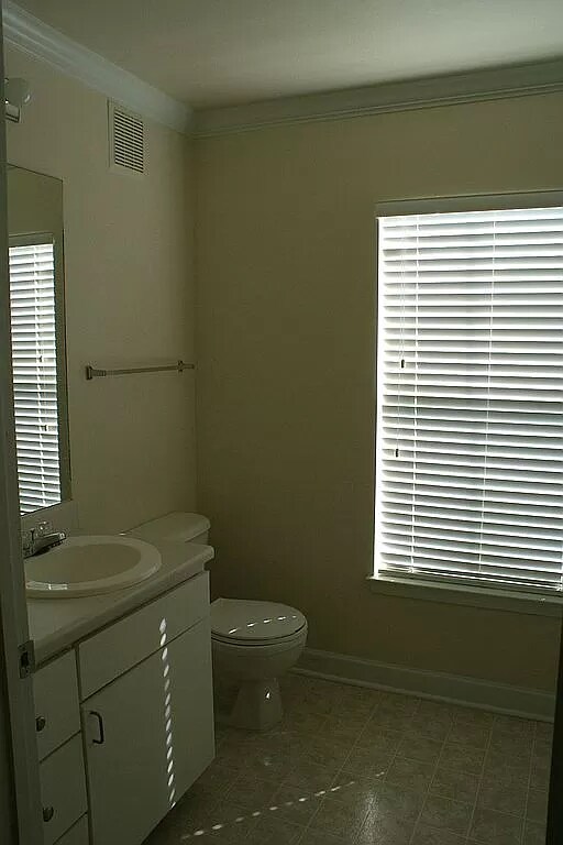 Building Photo - 18547 Bridle Club Dr