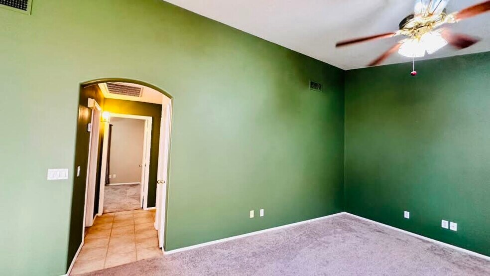 Building Photo - 4826 W Ponderosa Ln
