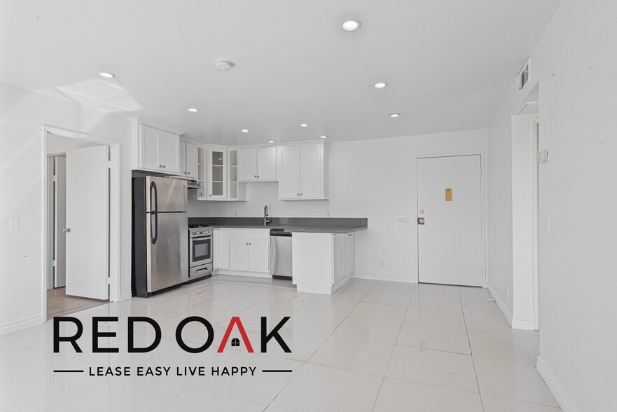 Building Photo - 3540 Fletcher Dr