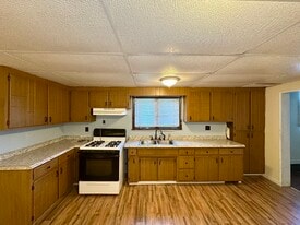 Building Photo - 105 W Chartes St