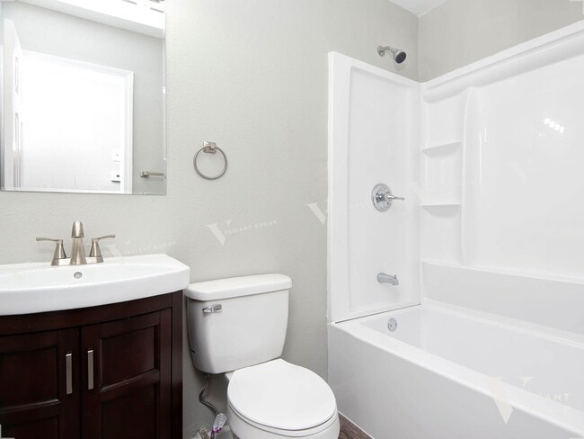 Building Photo - Spacious 4-Bedroom, 3-Bath Home for Rent i...