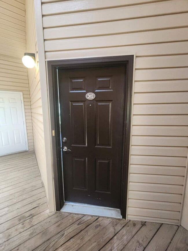 Building Photo - 121 Wexford Dr