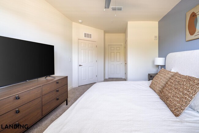 Building Photo - 6225 Mobile Hwy