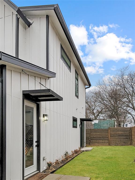 Building Photo - 6100 Walker Ln