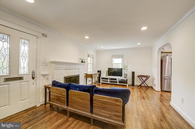 Building Photo - 311 Timberwood Ave