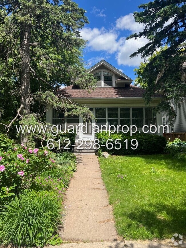 Building Photo - Mac Groveland House Available August 1, Fu...